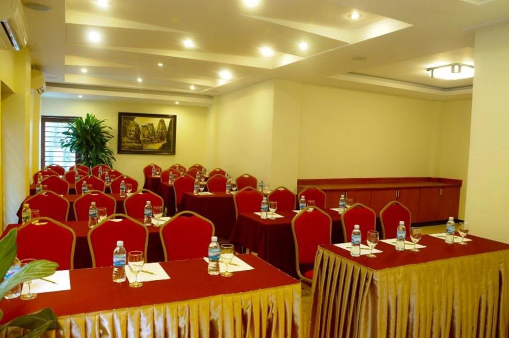 V N E Hotel Phnom Penh Dış mekan fotoğraf