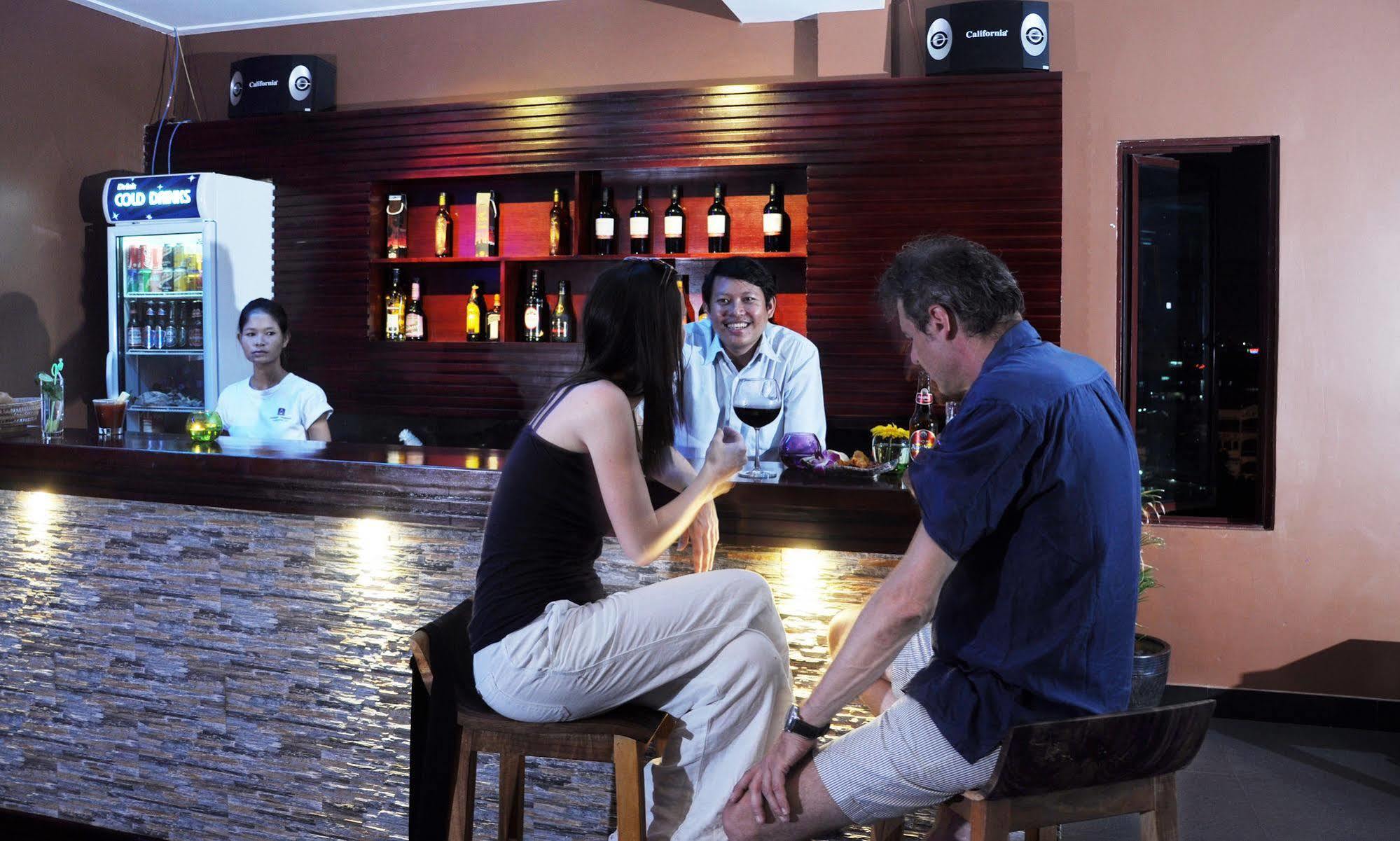 V N E Hotel Phnom Penh Dış mekan fotoğraf