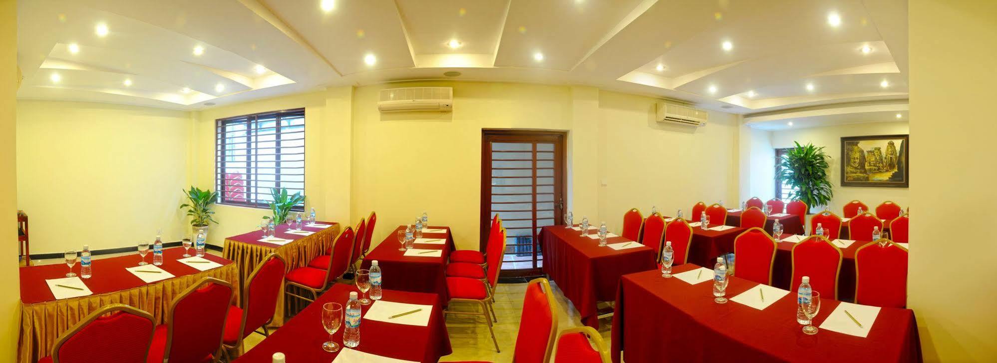 V N E Hotel Phnom Penh Dış mekan fotoğraf