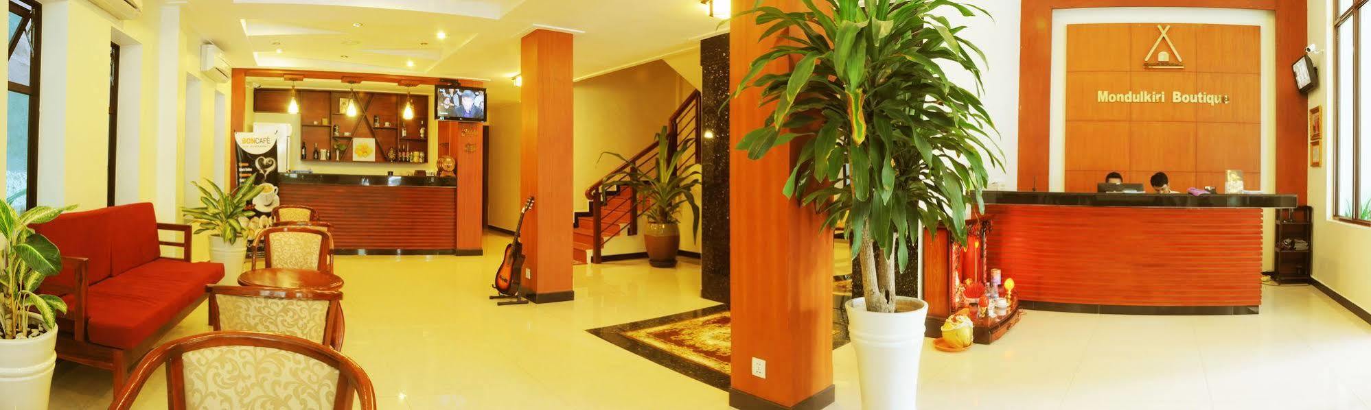 V N E Hotel Phnom Penh Dış mekan fotoğraf
