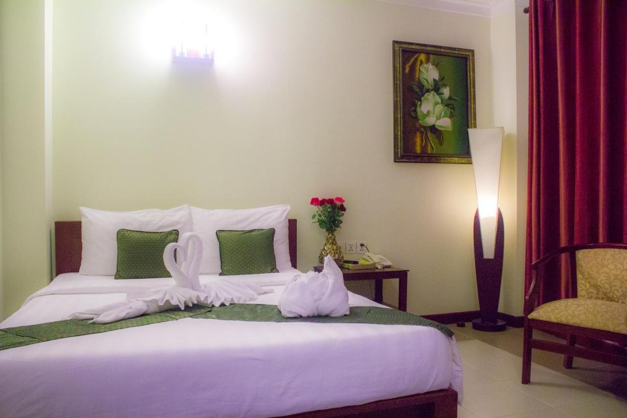 V N E Hotel Phnom Penh Dış mekan fotoğraf